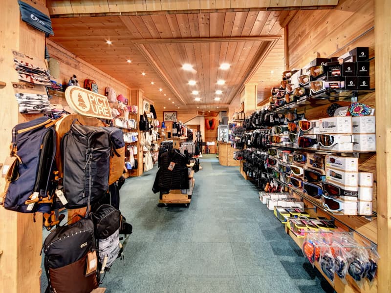 Ski hire shop Ekosport-Rent Riquet Sport Village in 1 rue du Mail, Serre Chevalier Villeneuve