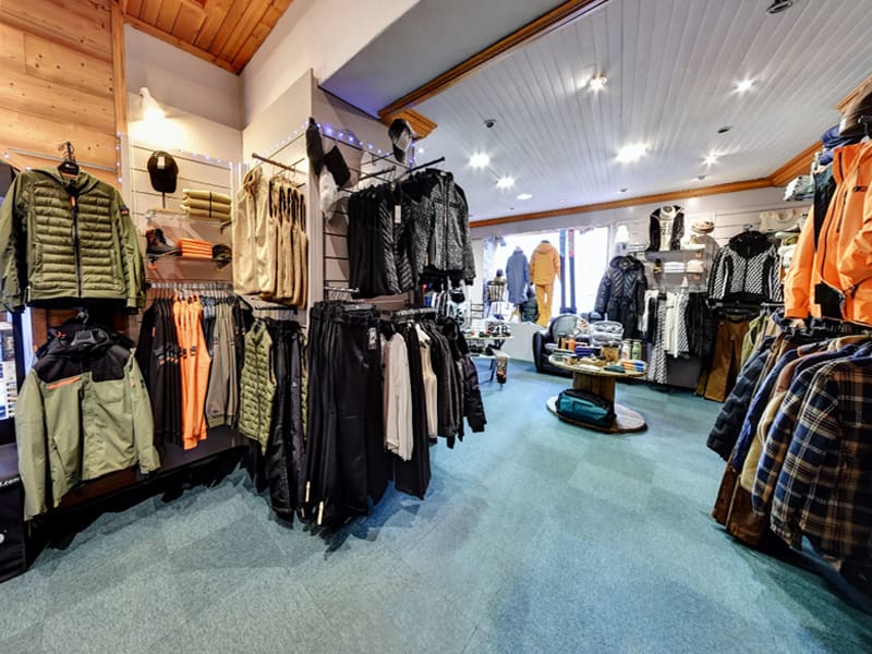 Ski hire shop Ekosport-Rent Riquet Sport Village in 1 rue du Mail, Serre Chevalier Villeneuve