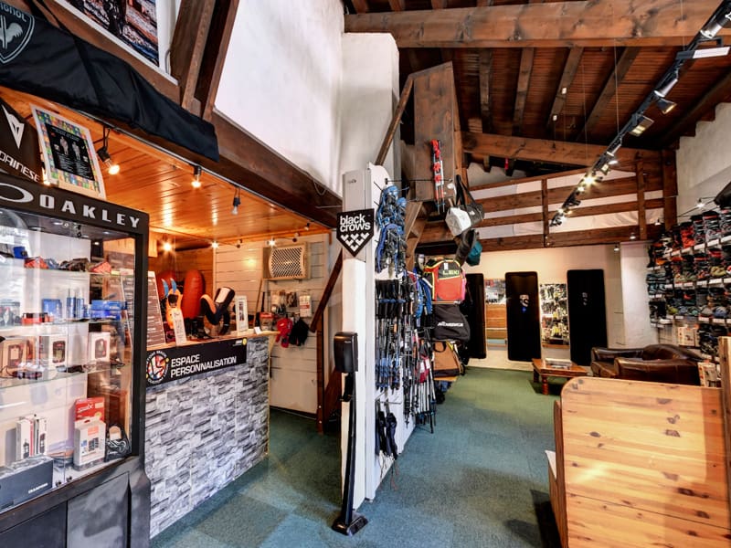 Ski hire shop Ekosport-Rent Riquet Sport Village in 1 rue du Mail, Serre Chevalier Villeneuve