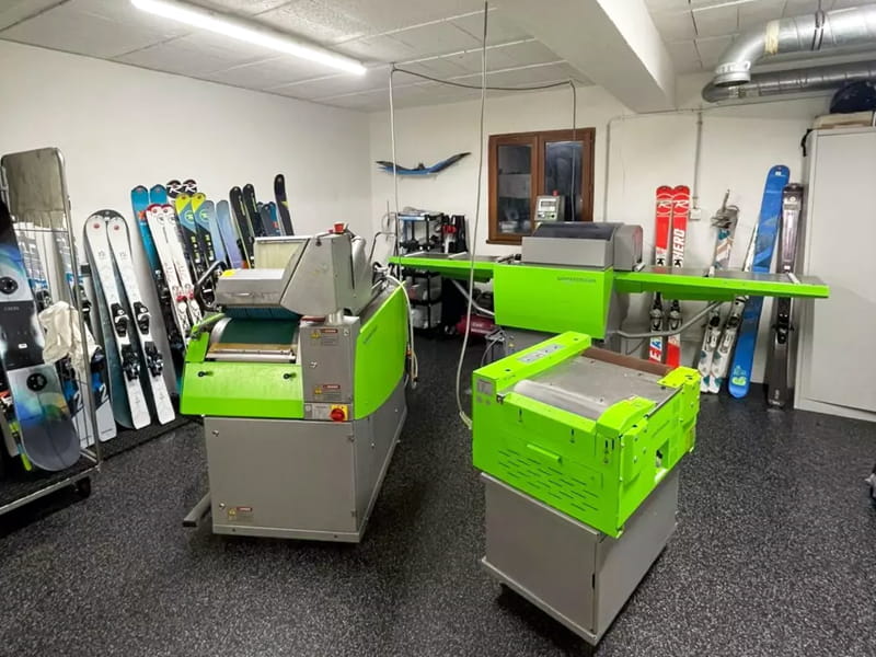 Ski hire shop Val Sports in 110 rue du Mont Cenis, Lanslebourg Val Cenis