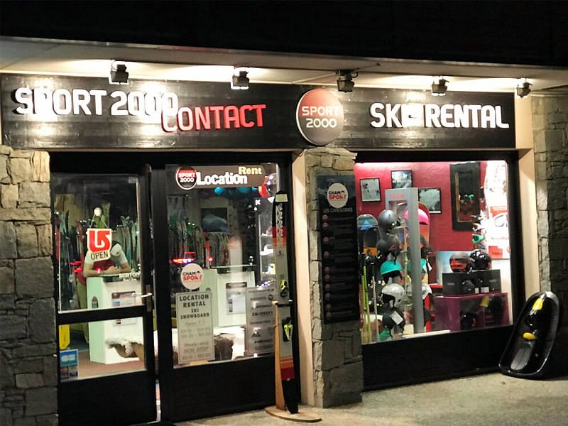 Ski hire shop SPORT 2000 La Ginabelle Centre in 120, place du poilu, Chamonix