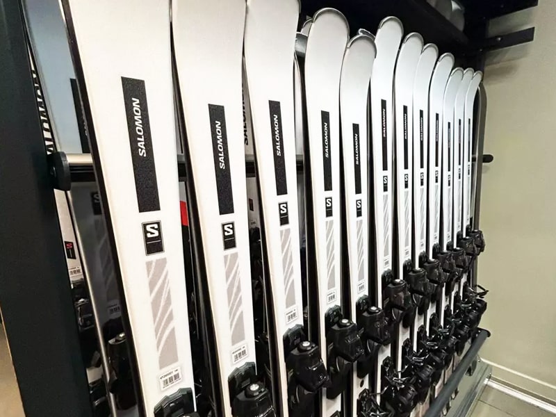 Ski hire shop 4 Seasons Sport in 21 rue Vincent Mir - Au coeur des résidences - 200m de la télécabine, Saint Lary