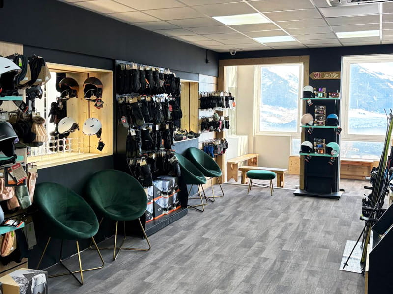 Ski hire shop Ekosport-Rent Le Local in 23 avenue Emmanuel Brousse, Font Romeu