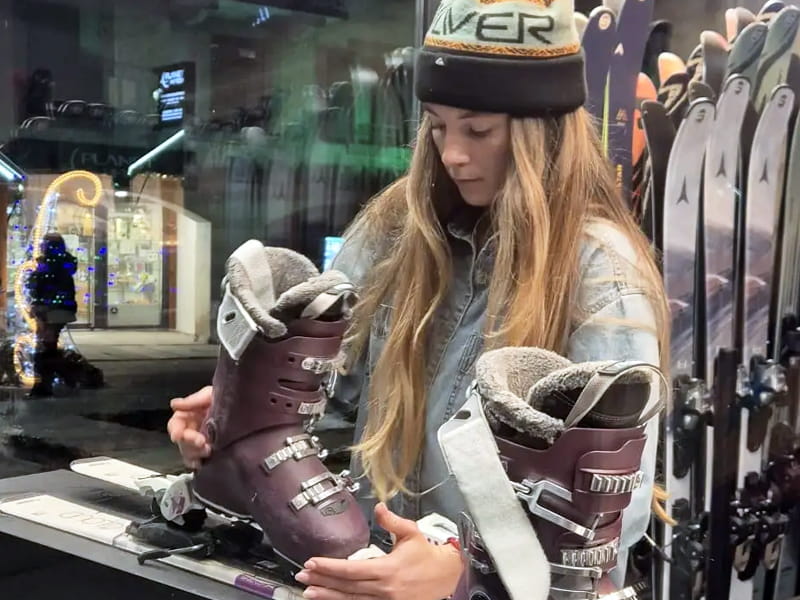 Ski hire shop Ekosport-Rent O'Centre in 23 Place de l'Église, Chamonix