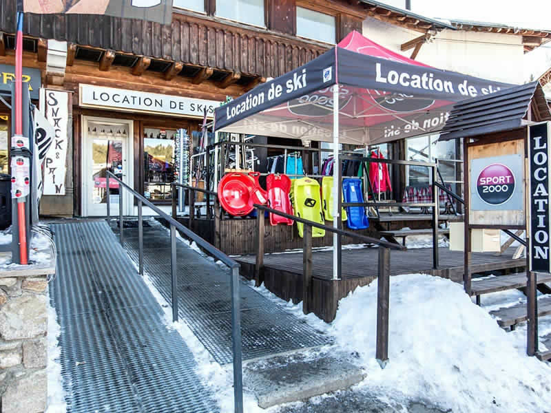 Ski hire shop Evasion in 25 Avenue du Serrat de l'Ours, Bolquère-Pyrénées 2000