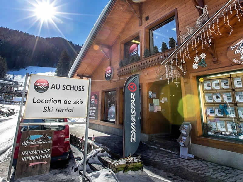 Ski hire shop Au Schuss in 29-32 Route de la Moussiere d'En Haut, Saint Jean d'Aulps
