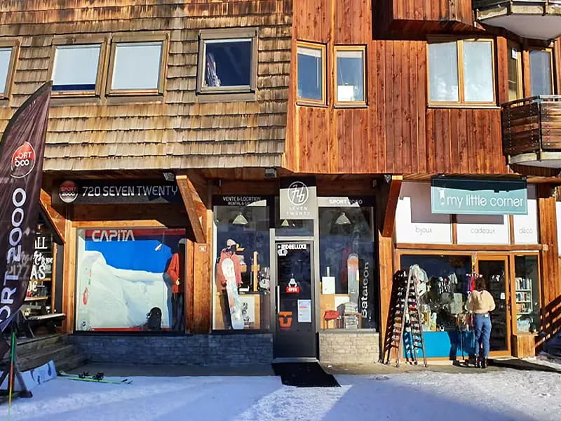 Ski hire shop Le 720 in 55 place Centrale, Avoriaz