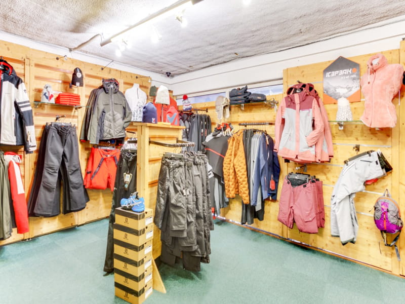 Ski hire shop Ekosport-Rent Riquet Sport Briançon in 7 Avenue René Froger, Briançon