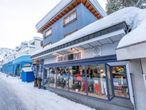 Ski hire shop Carmenna Sport in Arosa, Äussere Poststrasse
