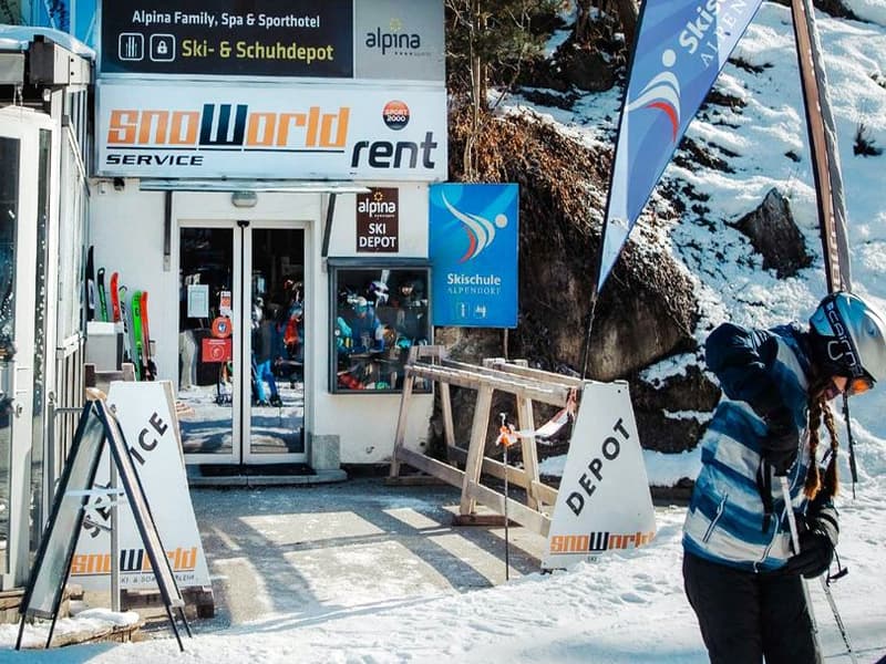 Ski hire shop Snoworld in Alpendorf 8, St. Johann i.Po.-Alpendorf