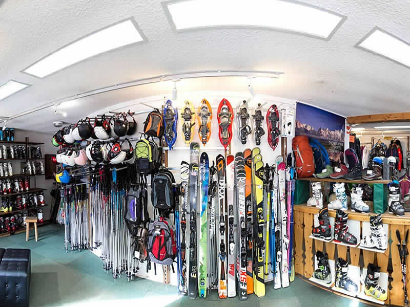 Ski hire shop Alpigliss in Avenue de Chasseforêt, Pralognan La Vanoise