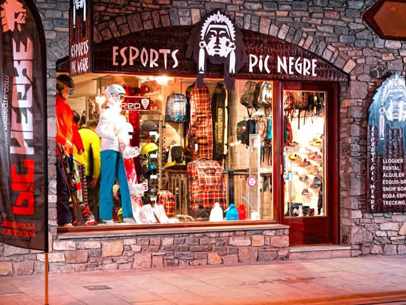 Ski hire shop Pic Negre I in Avinguda de Sant Antoni (Ed. JML), La Massana