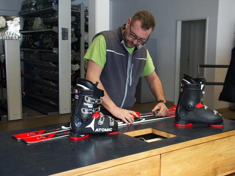 Ski hire shop Tip Top Rentalshop in Axamer Lizum 6, Axams