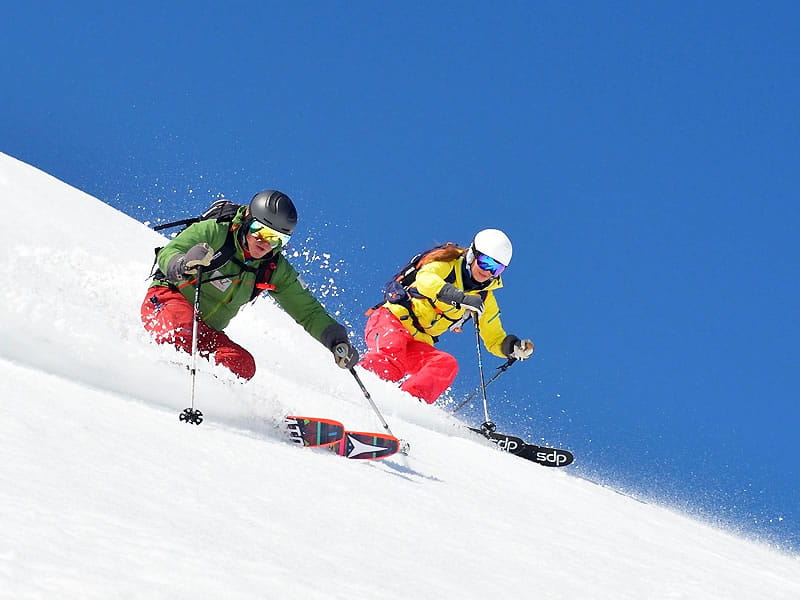 Ski hire shop Skischule A-Z in Bahnhofstrasse 162a, Pettneu