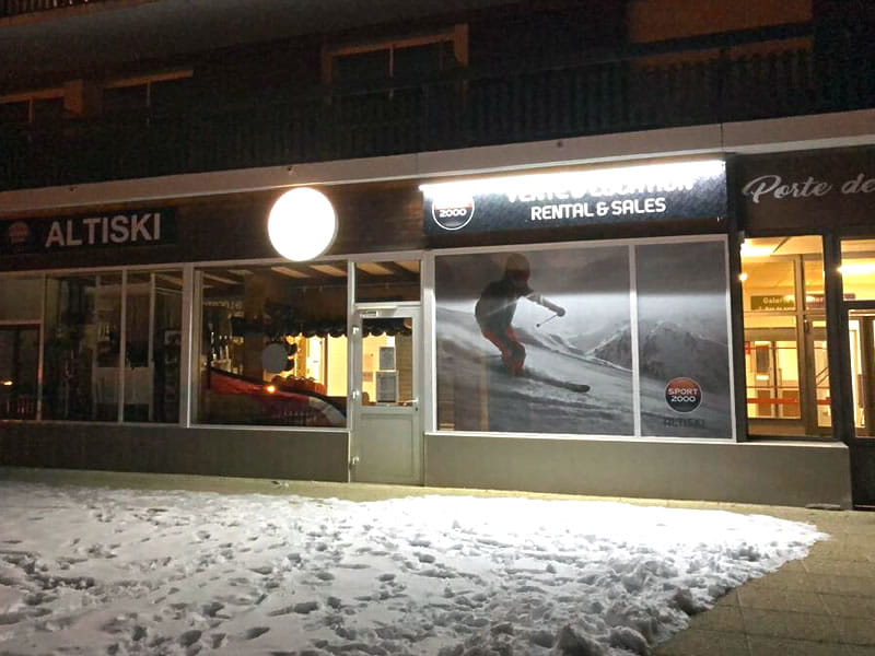 Ski hire shop Altiski Aurouze in Batiment du Bois d'Aurouze, Superdévoluy