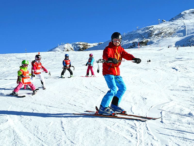 Ski hire shop Top Secret Ski- und Snowboardschule in Brämabüelstrasse 11, Davos-Platz