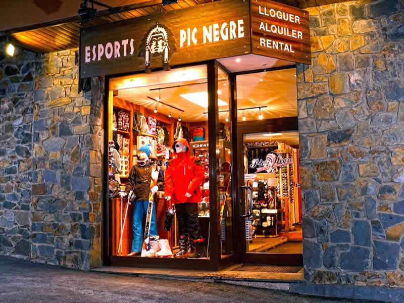 Ski hire shop Pic Negre VII in C/Général Edifici Areny (Entrada Pueblo), Arinsal