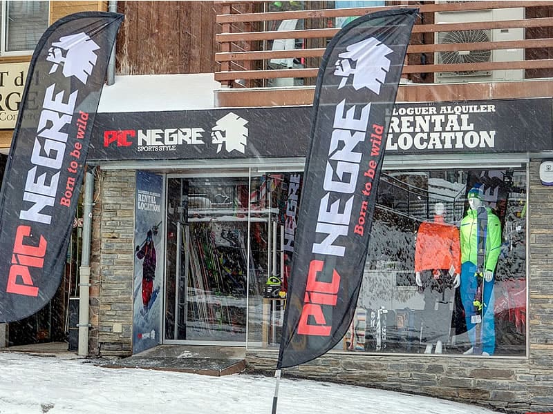 Ski hire shop Pic Negre XVII in Carrer Bearn 12, Pas de la Casa