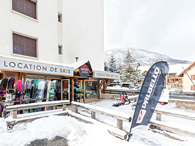Ski hire shop Sport’s Mountain in Centre Cial L'Aravet-VILLENEUVE la Salle, Serre Chevalier Villeneuve