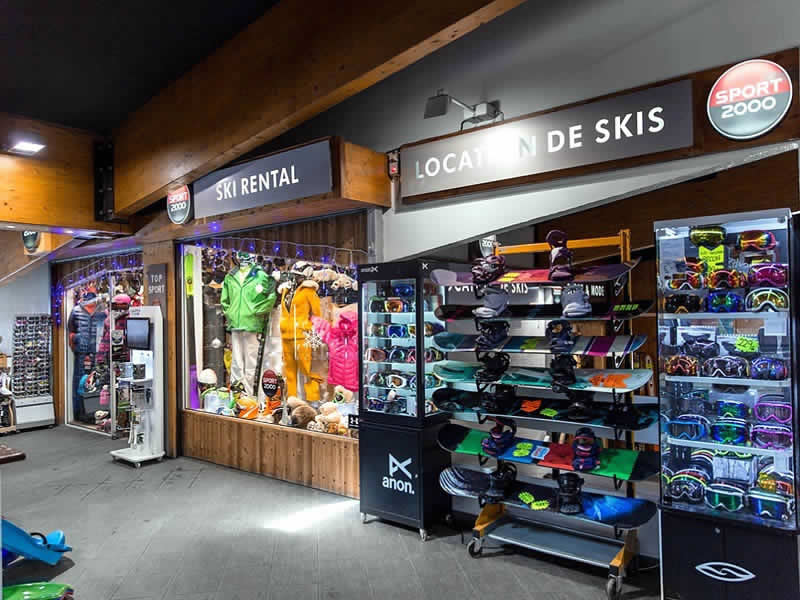 Ski hire shop Top Sports in Centre Commercial de Caron, Val Thorens