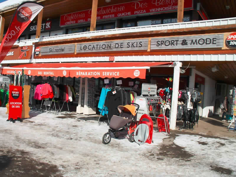 Ski hire shop Olivier Sports in Centre commercial des Bergers, Alpe d’Huez