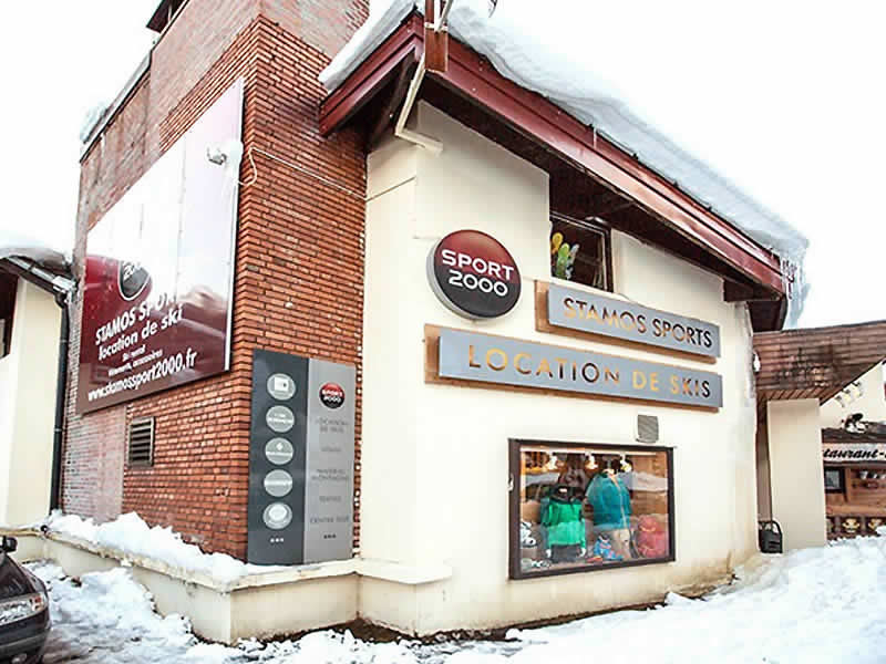 Ski hire shop Stamos Sports in Centre commercial Grand Roc, Argentière