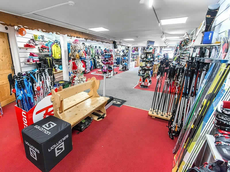 Ski hire shop Pierre Leroux Sports in Centre Commercial, La Plagne - Villages