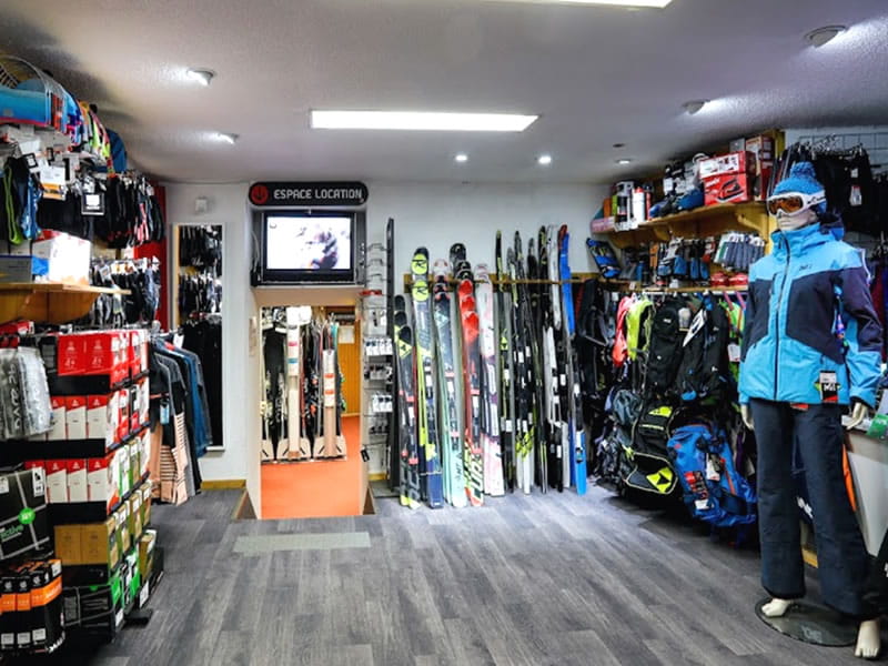 Ski hire shop Sportneige - Sport & Mode in Centre Village - 38, place des Martyrs, Villard de Lans