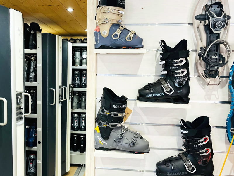 Ski hire shop Dumoulin Sports in Chef Lieu, Crest-Voland