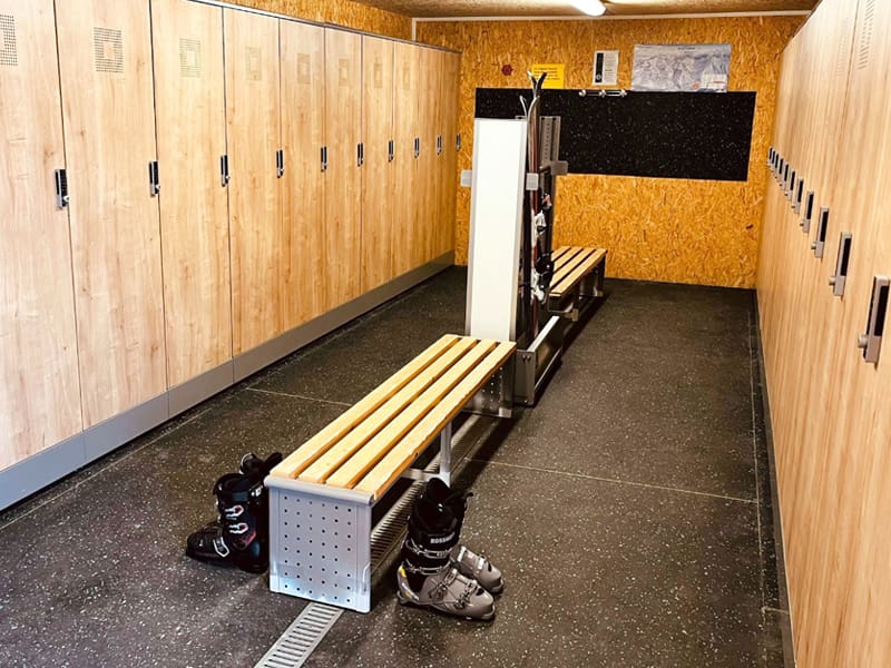 Ski hire shop Dumoulin Sports in Chef Lieu, Crest-Voland