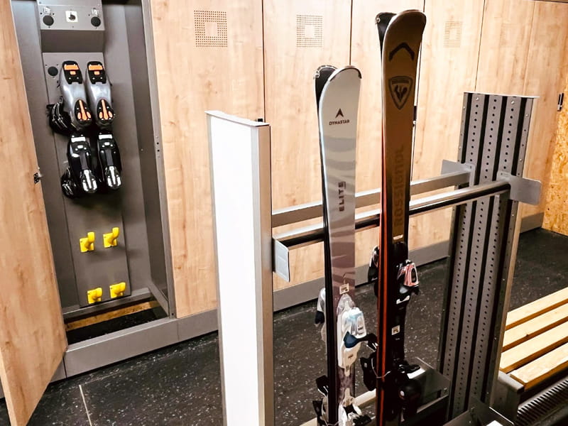 Ski hire shop Dumoulin Sports in Chef Lieu, Crest-Voland