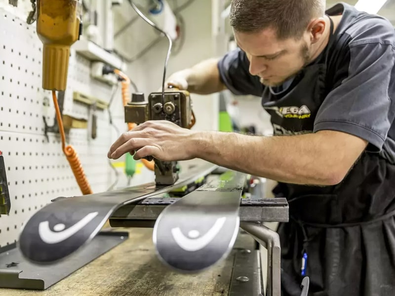 Ski hire shop Sporthütte Fiegl in Dorfstrasse 119, Sölden