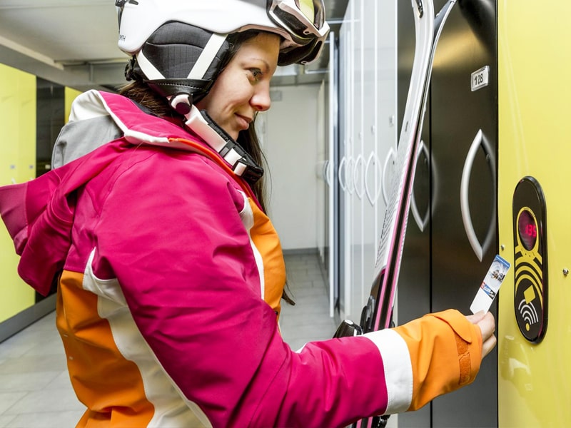 Ski hire shop Sporthütte Fiegl in Dorfstrasse 119, Sölden