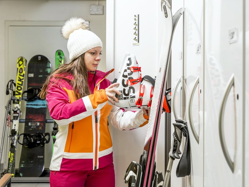 Ski hire shop Sporthütte Fiegl in Dorfstrasse 119, Sölden