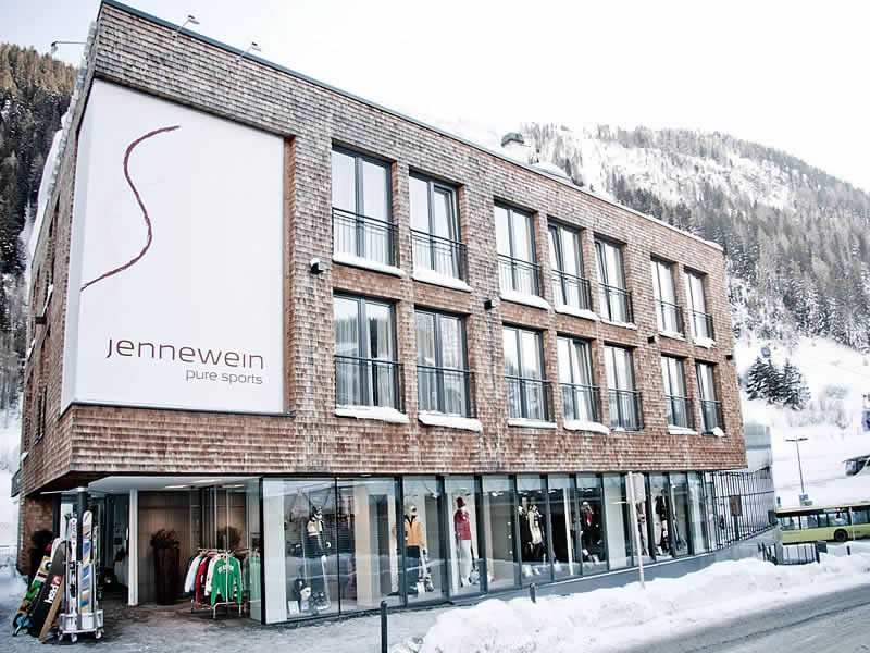 Ski hire shop SPORT 2000 Jennewein in Dorfstrasse 2, St. Anton am Arlberg