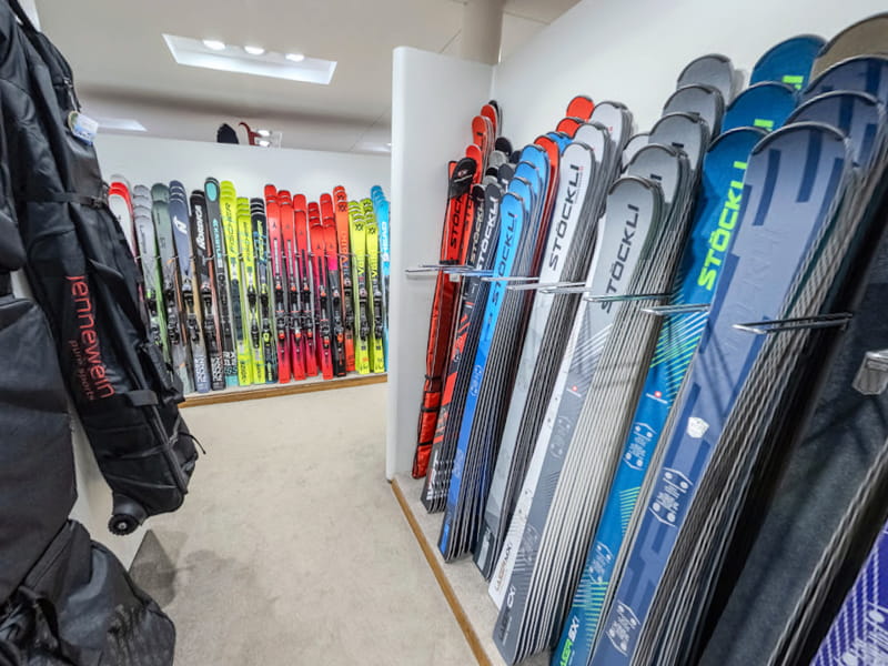 Ski hire shop SPORT 2000 Jennewein in Dorfstrasse 2, St. Anton am Arlberg