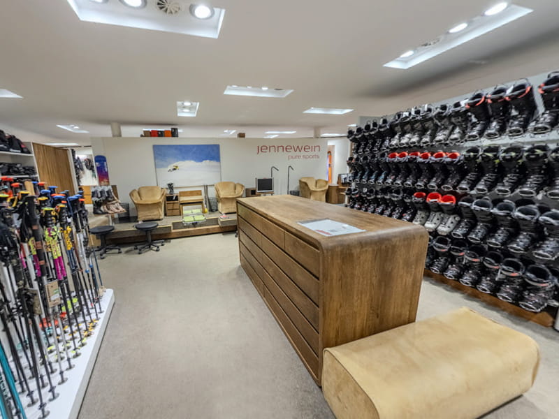 Ski hire shop SPORT 2000 Jennewein in Dorfstrasse 2, St. Anton am Arlberg