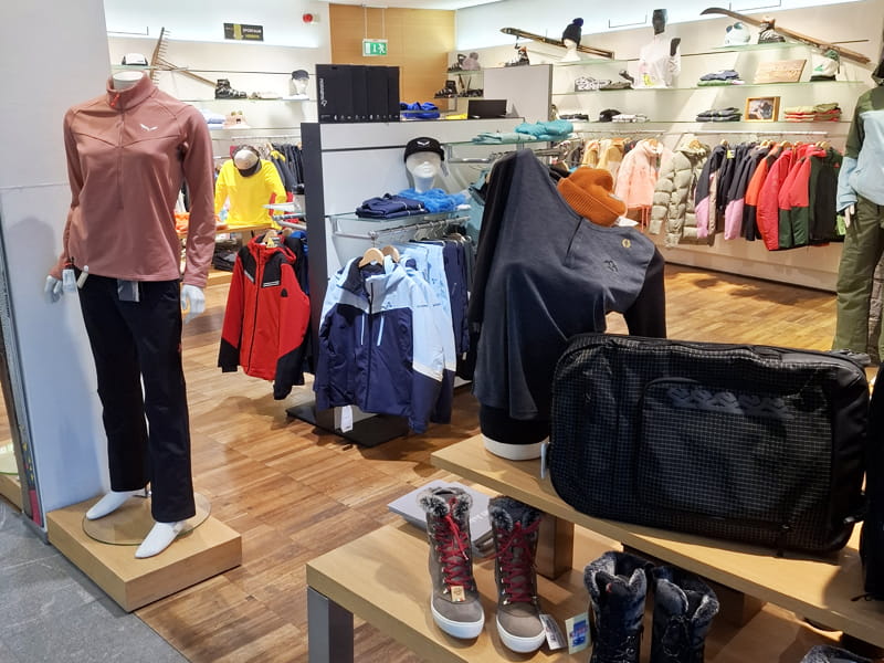 Ski hire shop Sport Riml Sporthaus in Dorfstrasse 9, Sölden