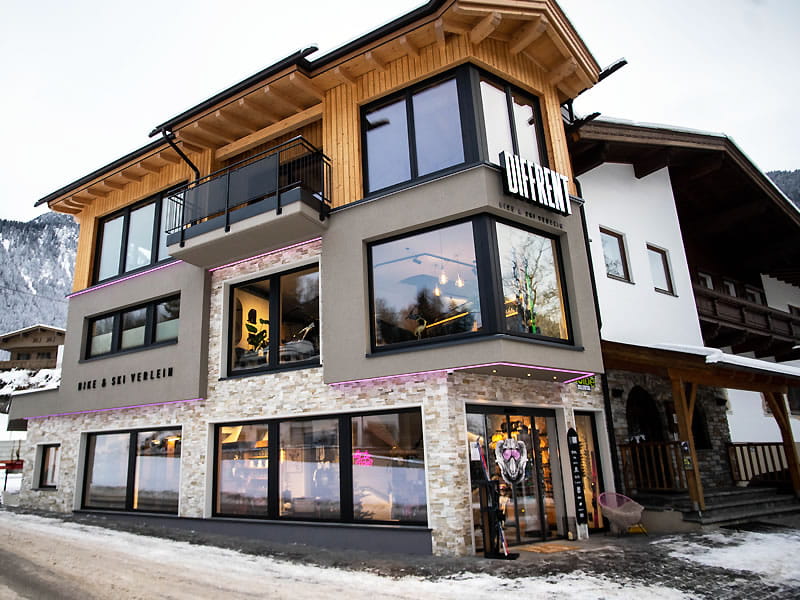 Ski hire shop Diffrent in Dornau 313, Finkenberg