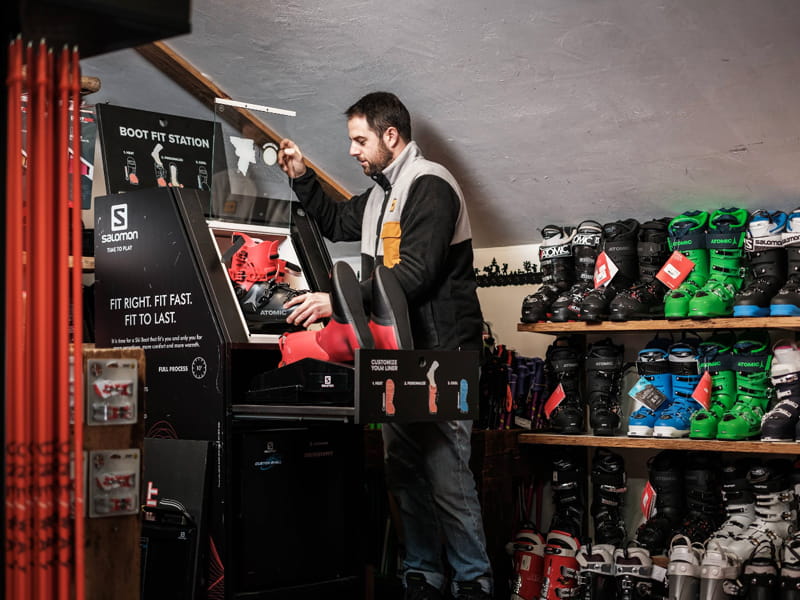 Ski hire shop Burgener Sport in Fiescheralp [direkt neben Luftseilbahn], Fiesch