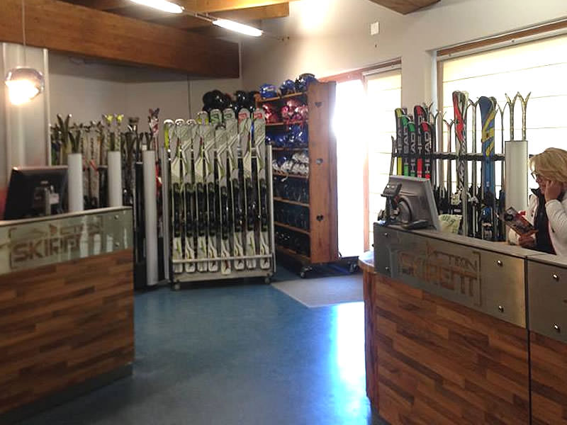Ski hire shop Action Ski Rent in Frazione Sansicario Res. 23, Cesana Torinese - San Sicario