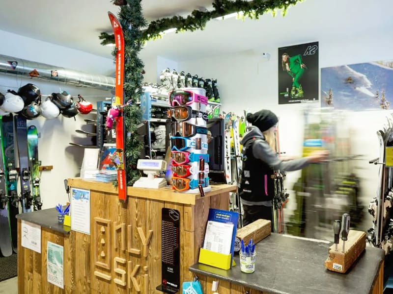 Ski hire shop Only Ski & Snowboard in Funivia Les Suches (stazione a monte), La Thuile