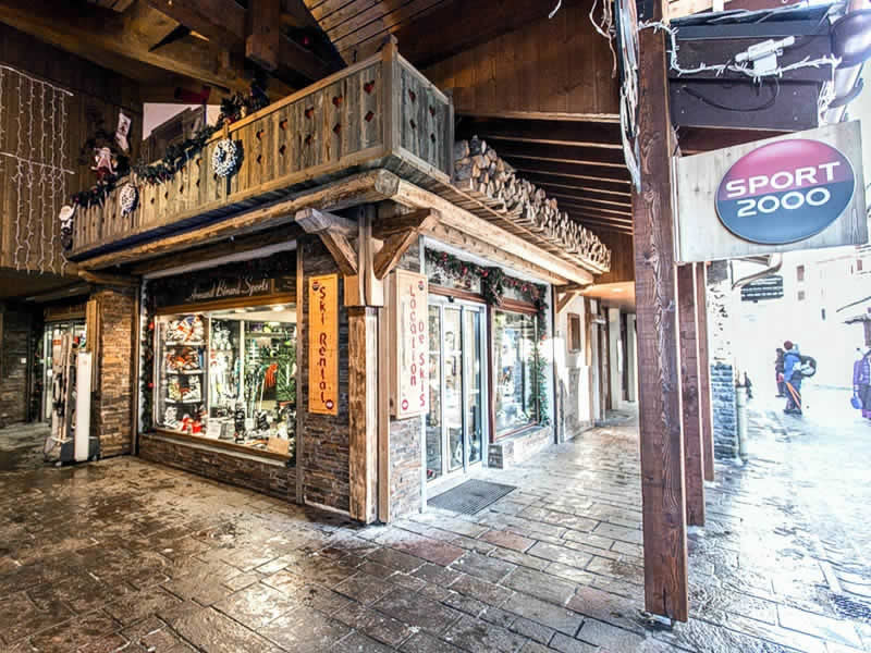Ski hire shop Armand Bérard Sports in Galerie Commerciale, La Plagne - Belle-Plagne