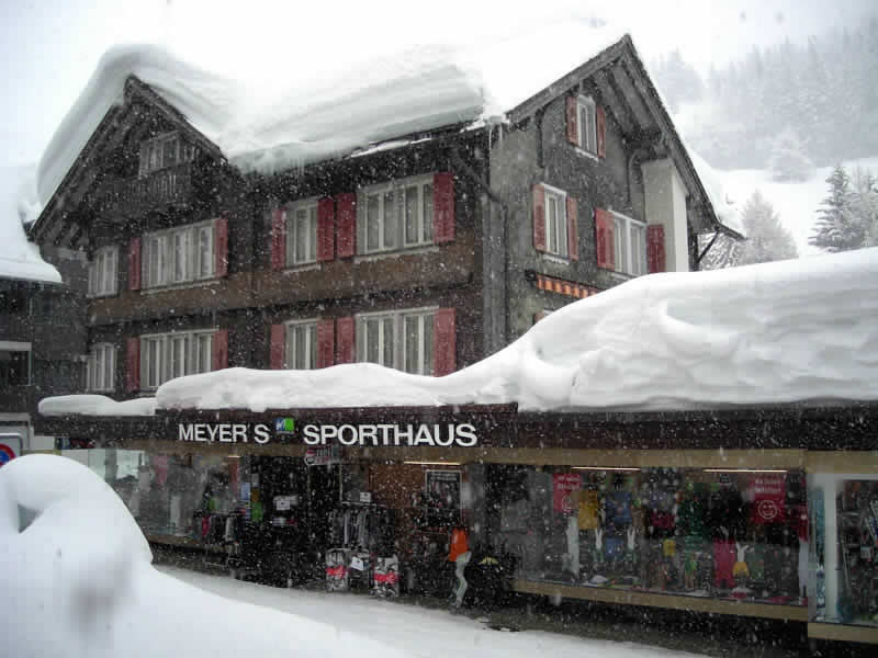 Ski hire shop Meyer's Sporthaus in Gotthardstrasse 62, Andermatt