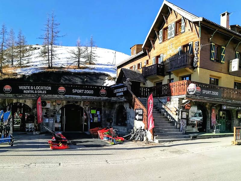 Ski hire shop Blanche Neige Sport in Hôtel Blanche Neige, Valberg