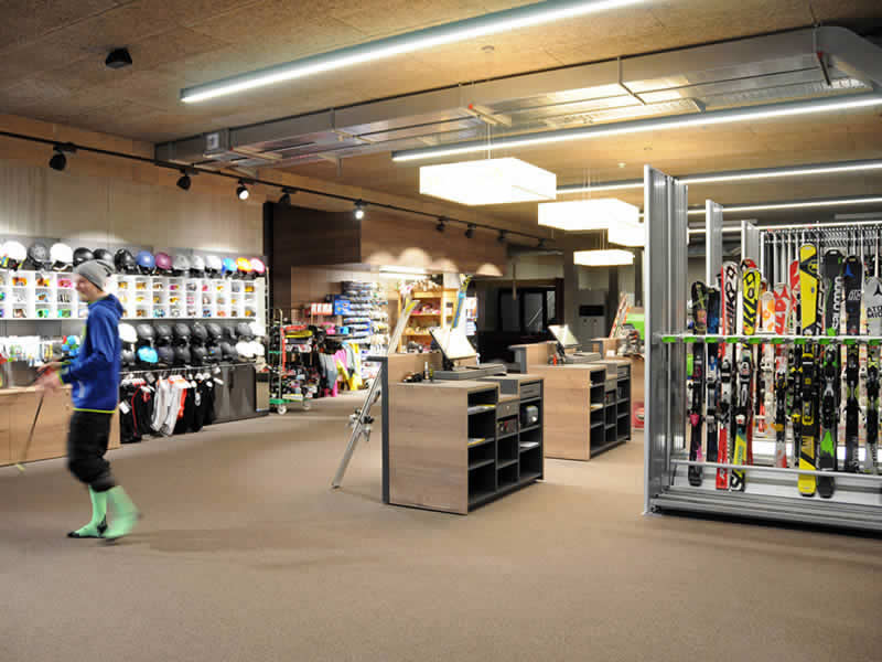 Ski hire shop Sport & Mode Natter in Talstation Bergbahnen Mellau, Mellau