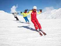 Group ski lessons for adults ski school Snowsports Mayrhofen