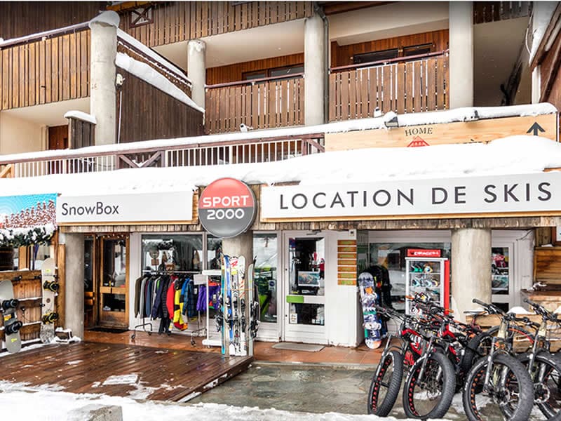 Ski hire shop Snowbox in Immeuble du Golf, 22 Route d'Italie, Montgenèvre
