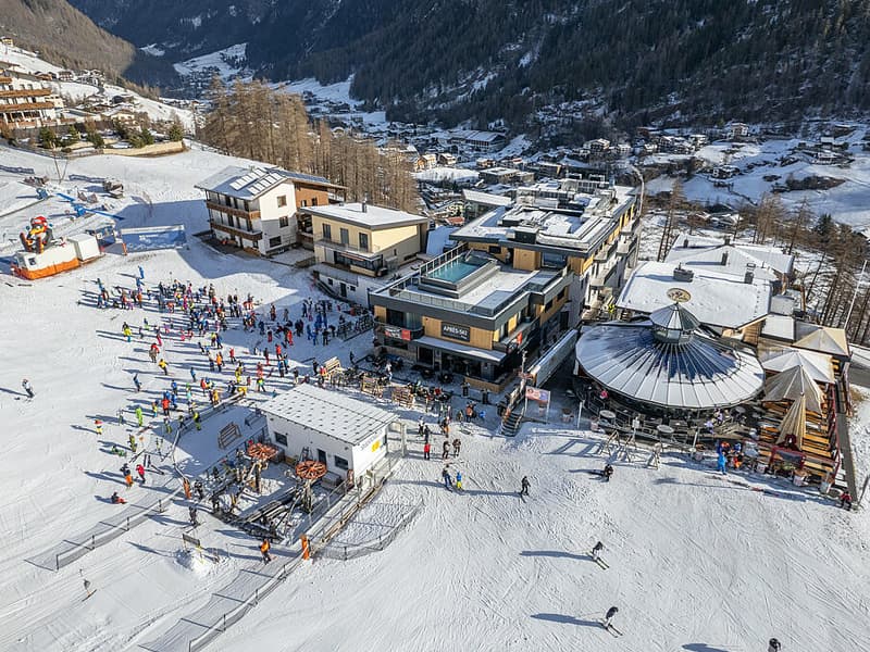 Ski hire shop Sporthütte Fiegl in Unterwaldstrasse 8, Sölden