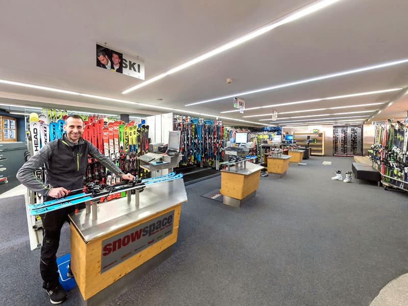 Ski hire shop Skirental Leitner in Jochtalstrasse 4, Vals-Mühlbach